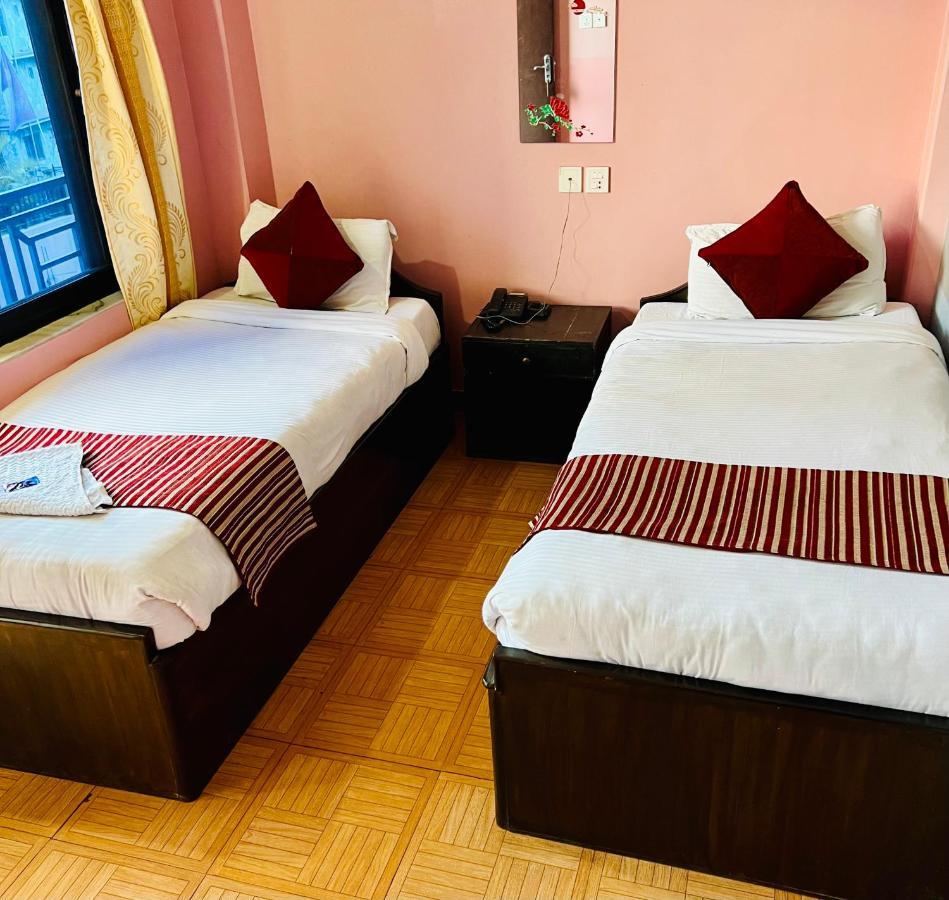 Hotel Donosti Ποκάρα Εξωτερικό φωτογραφία